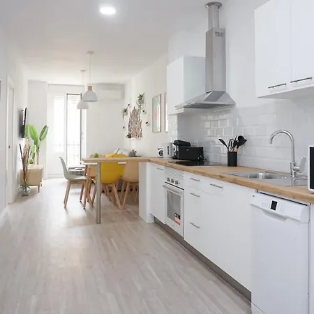 La Plaza Living Apartman *