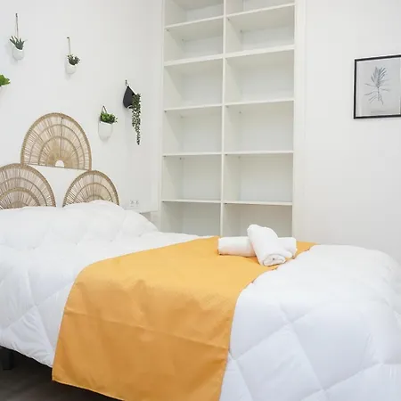 בית אירוח La Plaza Living אליקאנטה
