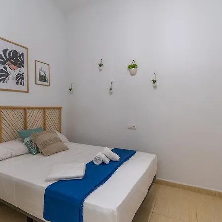 La Plaza Living בית אירוח