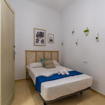 בית אירוח La Plaza Living אליקאנטה