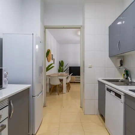 La Plaza Living בית אירוח