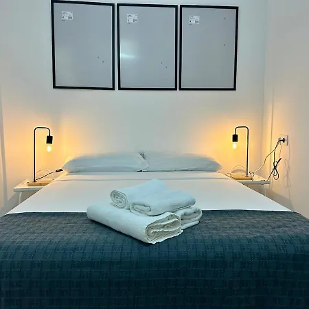 La Plaza Living בית אירוח *