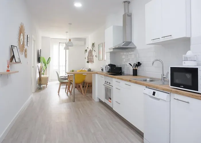 La Plaza Living Apartman *